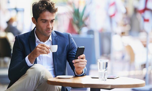 پاکسازی کام با نوشیدن آب قبل از قهوه