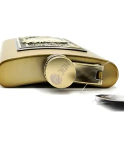 فلاسک جیبی طرح کارت و تاس ان بی کو مدل FLNB-734 11 درِ پیچی و لوگوی NBC روی سرِ در فلاسک جیبی طرح کارت و تاس ان بی کو
