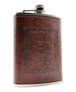 ست فلاسک جیبی و ۴ شات طرح چرم اکسپندبلز ان بی کو مدل FLNB-1259 6 نمای روبهرو از فلاسک جیبی طرح چرم اکسپندبلز ان بی کو